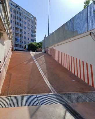 Viale Manfredi: Box auto 20mq ca