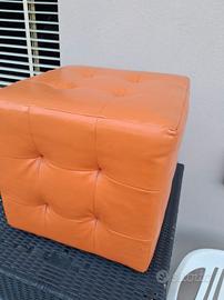pouf in pelle