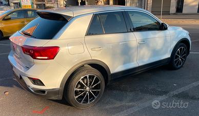 VOLKSWAGEN T-Roc 2.0 TDI STYLE 150 CV DSG 4MOTION