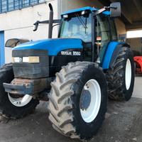 Trattore agricolo new holland 8560