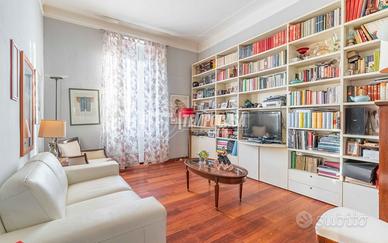 BILOCALE AMPIO CON CUCINA SEPARATA UTILIZZIABILE C