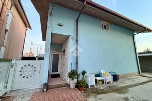 BIFAMILIARE A CATTOLICA