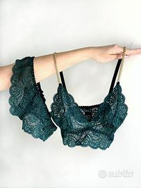 Set lingerie in pizzo con spalline a catena dorata