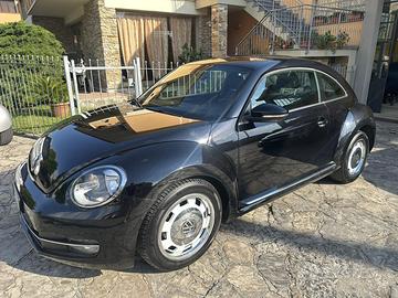 Volkswagen Maggiolino 1.6 tdi 105 cv design