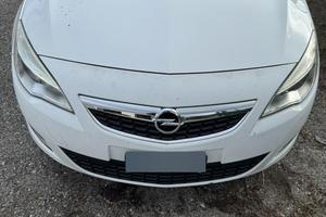 Opel astra 2011