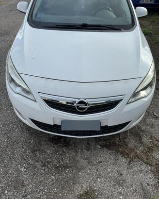 Opel astra 2011