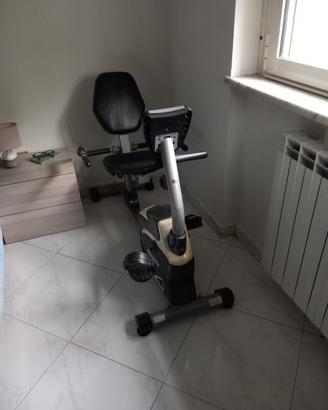 cyclette orizzontale piu panca 