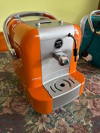 Macchina per caffè espresso. A modo mio lavazza