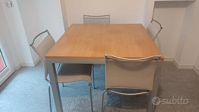 tavolo con 4 sedie