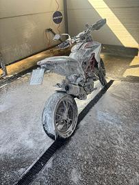 Ducati Hypermotard 821 SP