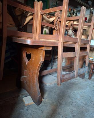Tavolo in legno massiccio