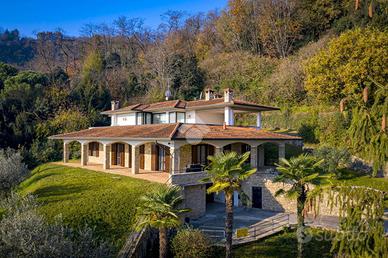 VILLA SINGOLA A CASTELLI CALEPIO