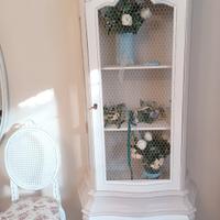 vetrinetta rifatta in stile shabby 