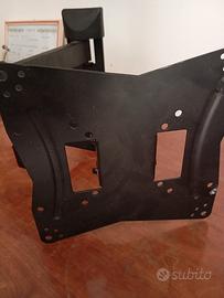 Supporto da parete per TV o computer
