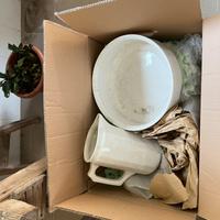 Antico lavabo con brocca in ceramica