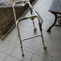 deambulatore pieghevole