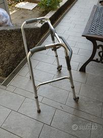 deambulatore pieghevole