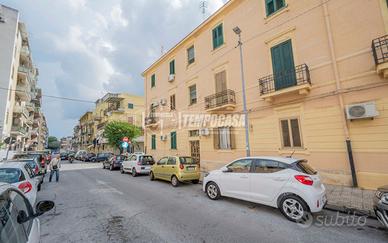 Comoda Camera a Provinciale Zona Policlinico !!!