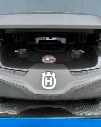 Husqvarna Automower 435X AWD (2022) + Garage