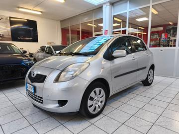 Toyota Yaris 1.0 5 porte