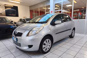 Toyota Yaris 1.0 5 porte