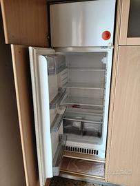 Frigo con congelatore da incasso Indesit