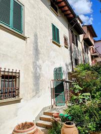 Casa indipendente di 180 m² con più di 5 locali e 