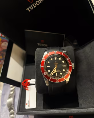 Tudor black bay 79230r in garanzia fino 2027