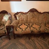 Divano e poltrone antichi