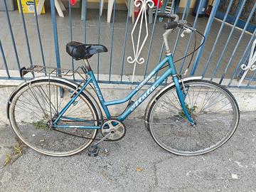 2 biciclette da passeggio rotte da sistemare 