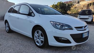 Opel Astra 1.4 Turbo 140CV Sports Tourer GPL Tech 