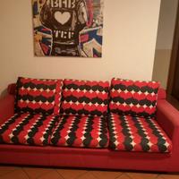DIVANO ampio con grande LETTO matrimoniale