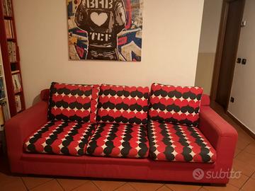 DIVANO ampio con grande LETTO matrimoniale