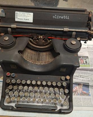 Macchina da scrivere OLIVETTI M40