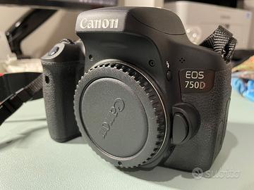 Canon EOS 750D + Obiettivo 18-55mm + Accessori