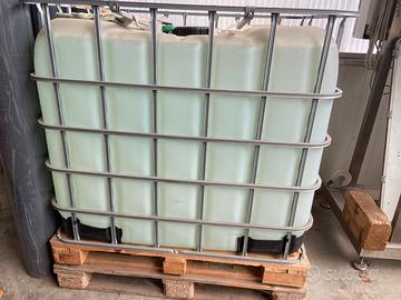 Cisterna da 1.000L + AdBlue