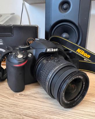 Nikon D3200 + obiettivo Nikkor 18-55mm VR