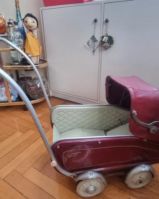 carrozzina vintage per bambole