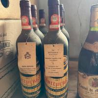 Vini rossi assortiti da collezione