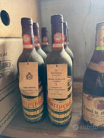 Vini rossi assortiti da collezione