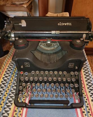 macchina da scrivere Olivetti