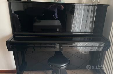 Pianoforte vecchio marca Hanil