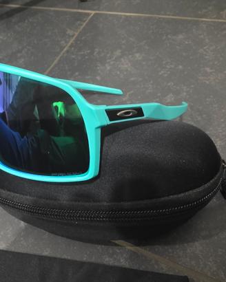 Oakley sutro