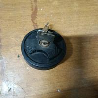 tappo con chiave x moto