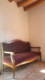 Divano antico restaurato