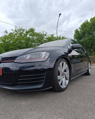 VOLKSWAGEN GOLF 7 GTI 2.0 TSI 220 CV – MANUALE – D