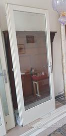 Porte da esterni in legno bianche