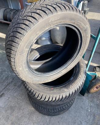 Treno di gomme 215/55R16