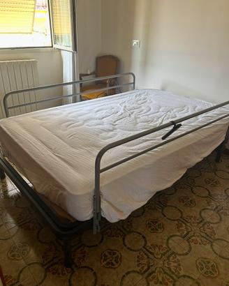 Letto elettrico   per disabile con. Sponde