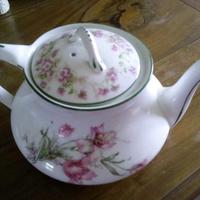 Theiera in ceramica dipinta a mano